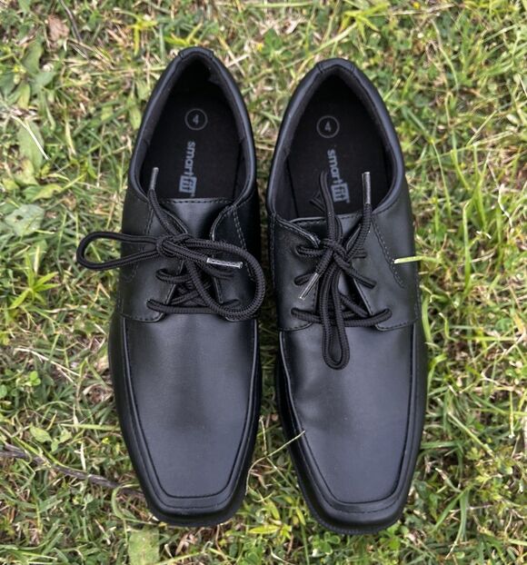 smartfit Other - Smartfit Style 165797 Boys Black Moc Toe Skid Resistant Dress Shoes Size 4